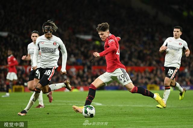 他不但肩负 他不但肩负