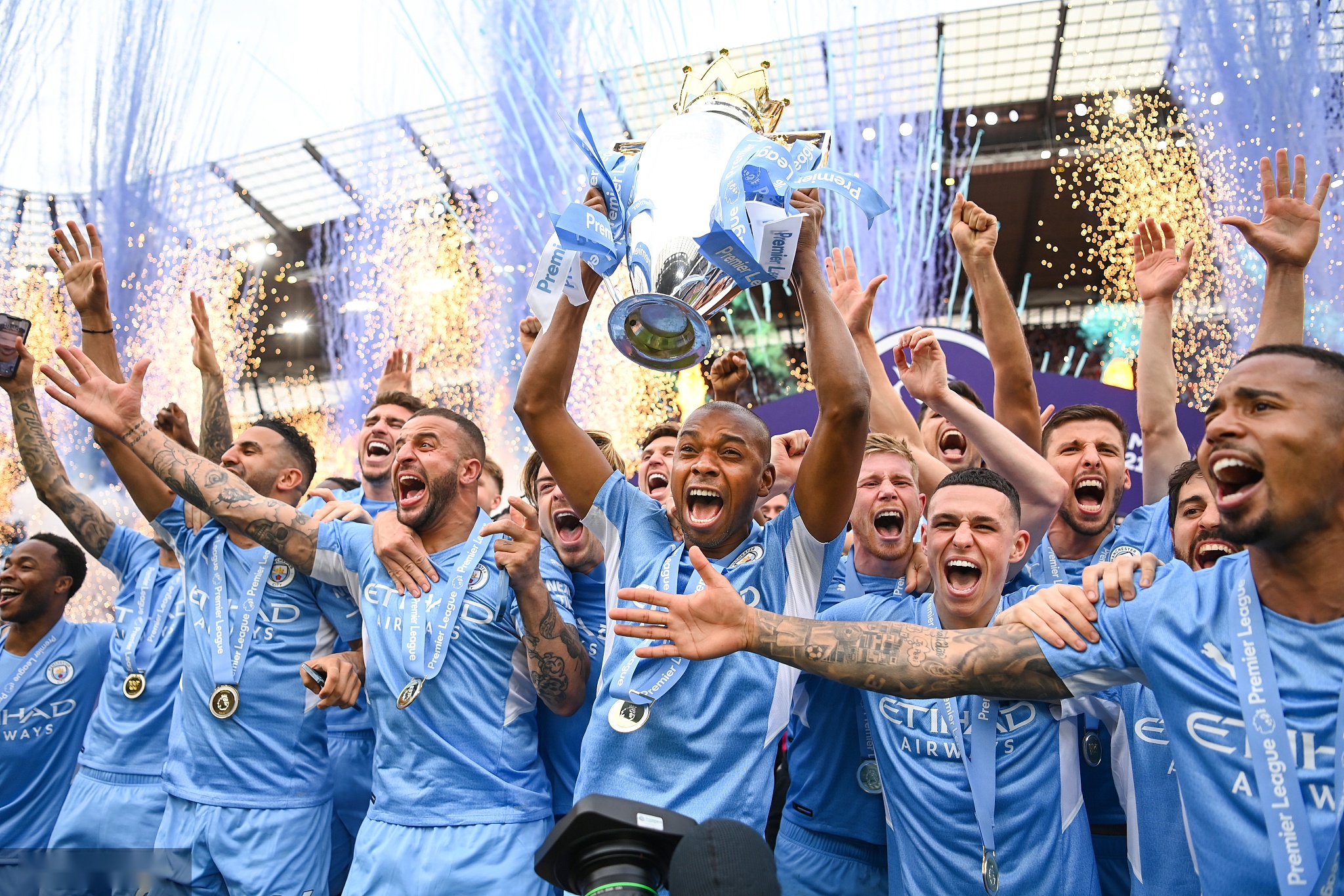 出的年轻球 出的年轻球