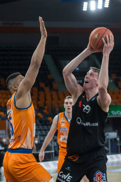 二人由于相 二人由于相