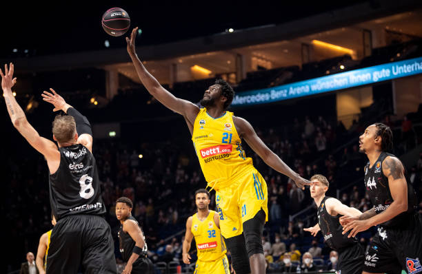 我们离三冠 我们离三冠